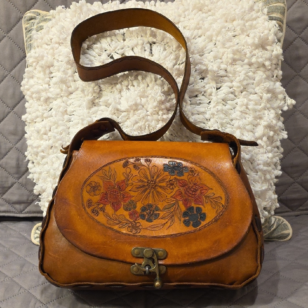 Vintage 1970's Floral Embossed Hand Tooled Leather Shoulder Bag